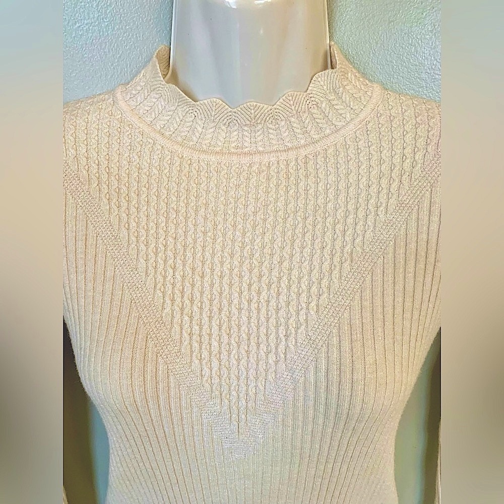 LUXURY Sweater Feminine Lefix Knit Top Ivory Cream SOFT Stretch Women's XS 0 2 - Picture 2 of 8